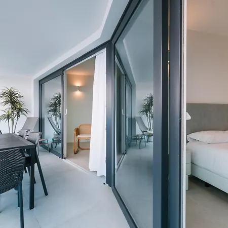 Apartman Blue Balcony By Airnest *