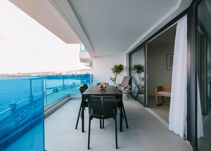 Blue Balcony By Airnest * 멜레나라